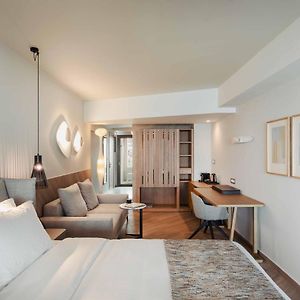 Deluxe Suite Spa Bath